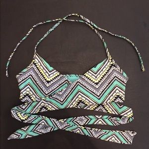 AE wrap around geometric bikini top.